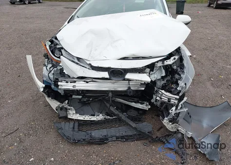 2021 Toyota Corolla Le z USA, uszkodzony, nr VIN JTDEAMDE7MJ006930